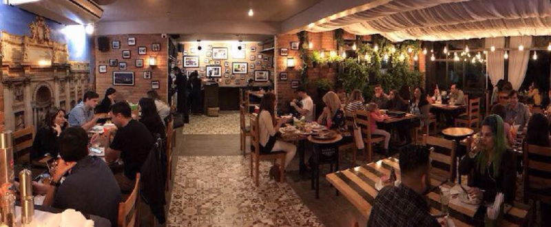 Auténtica pizza napolitana -Salone Pizzeria Pulcinella Di Asunción