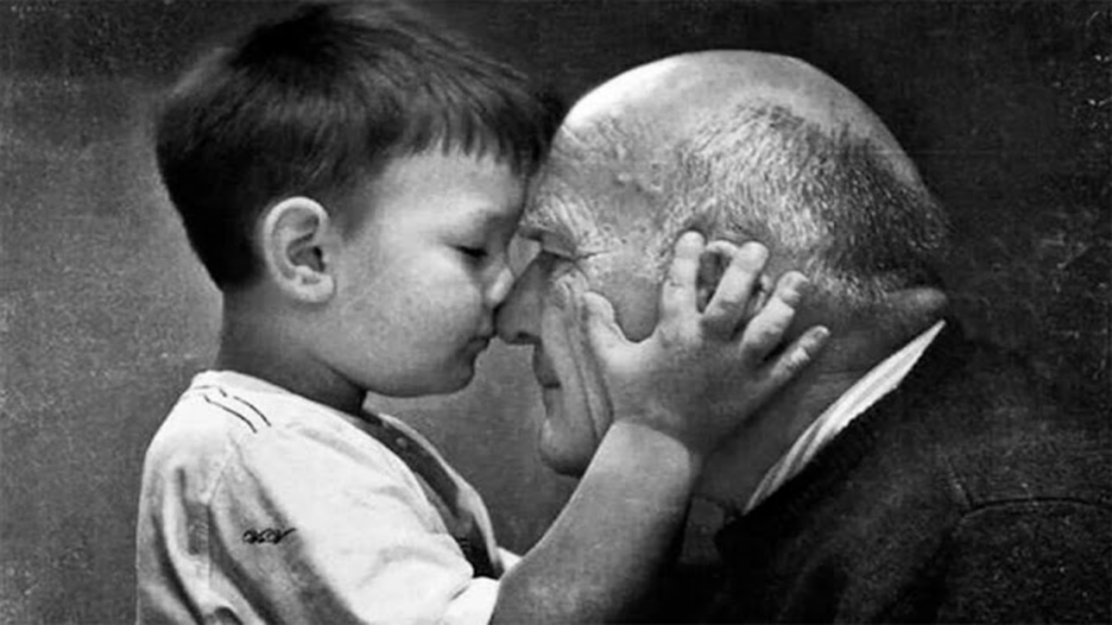 noi siamo - Niño Con Su Abuelo