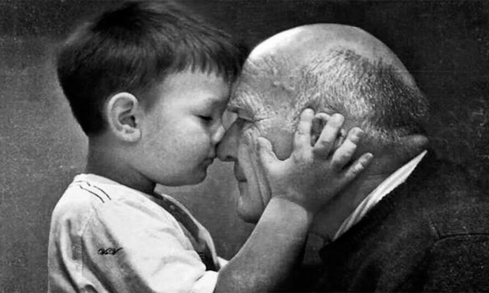 noi siamo - Niño Con Su Abuelo