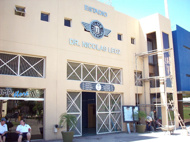 Acceso Del Estadio De Libertad