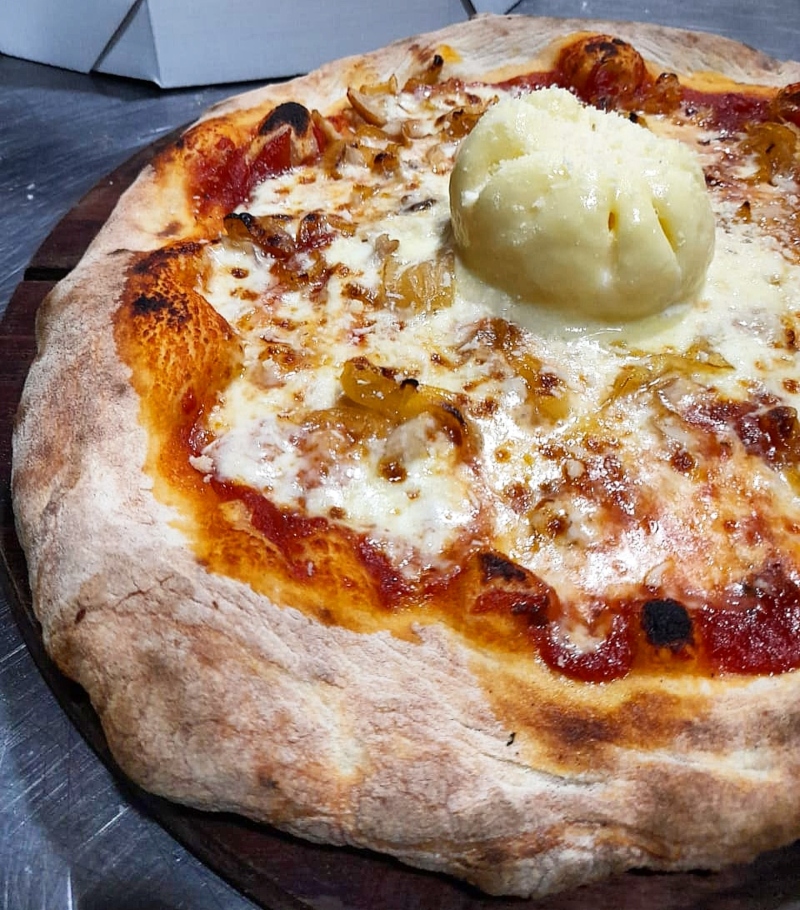 Sicilia Pizzas y Calzones - Burrata