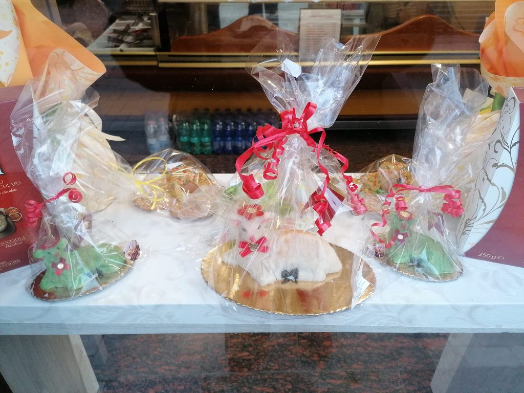 Agnellini di pasta reale e ciciliu sono i protagonisti fra i dolci della Pasqua belpassese e siciliana