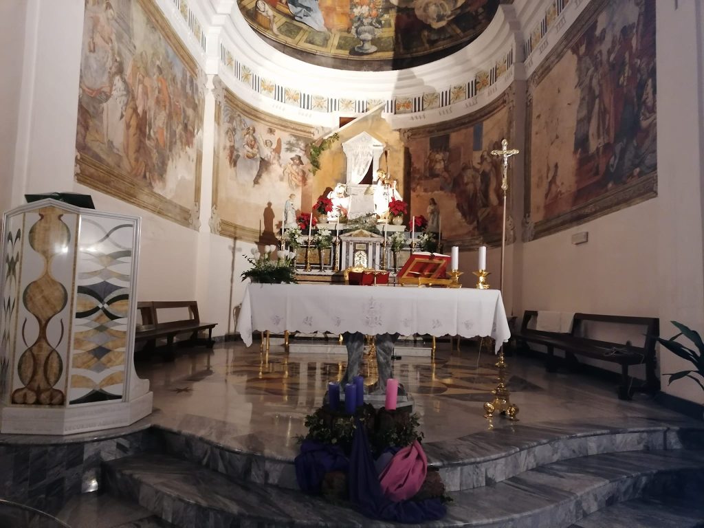 Il presepe realizzato all'interno della Chiesa Annunziata di Biancavilla