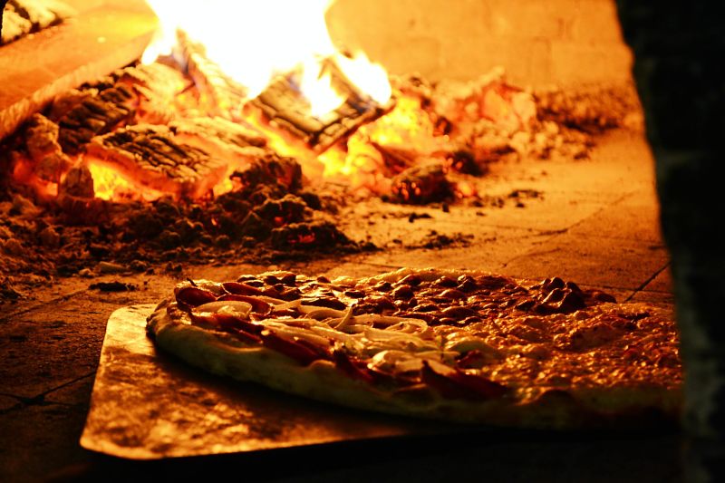 Pizza - Horno tradicional para La preparacion de pizza