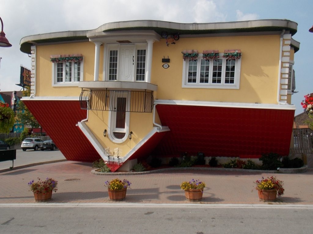Casa - casa al reves