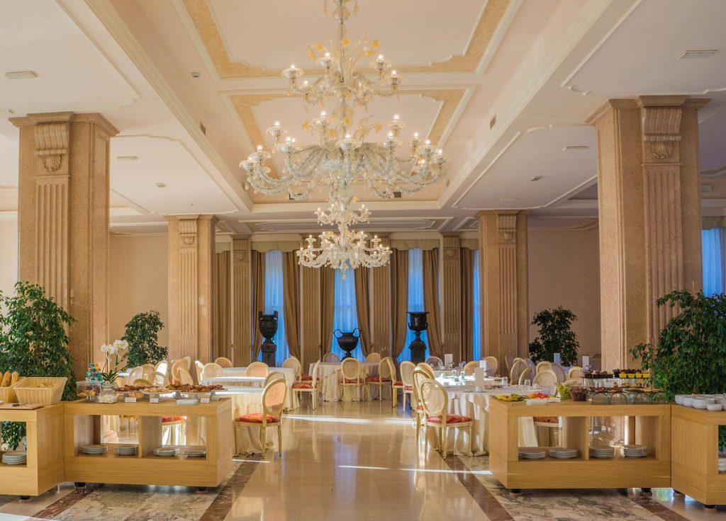 Grand Hotel - Hotel