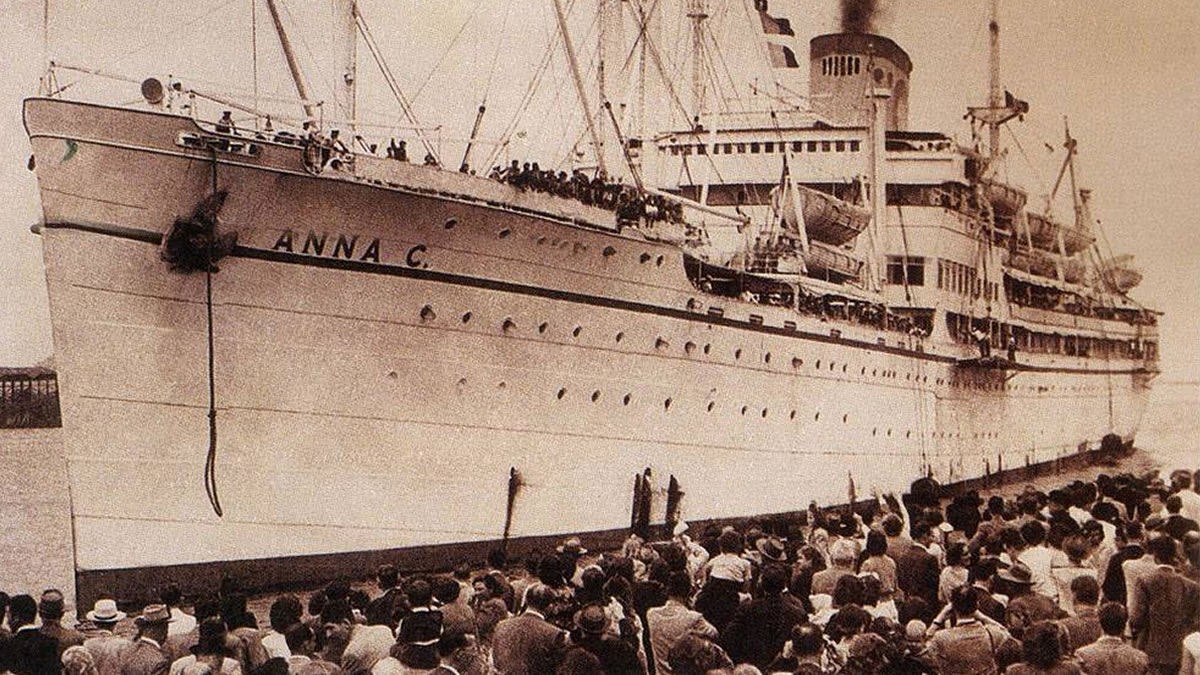 Navio Cruzeiro Anna C, primeiro da linha Costa 1948.