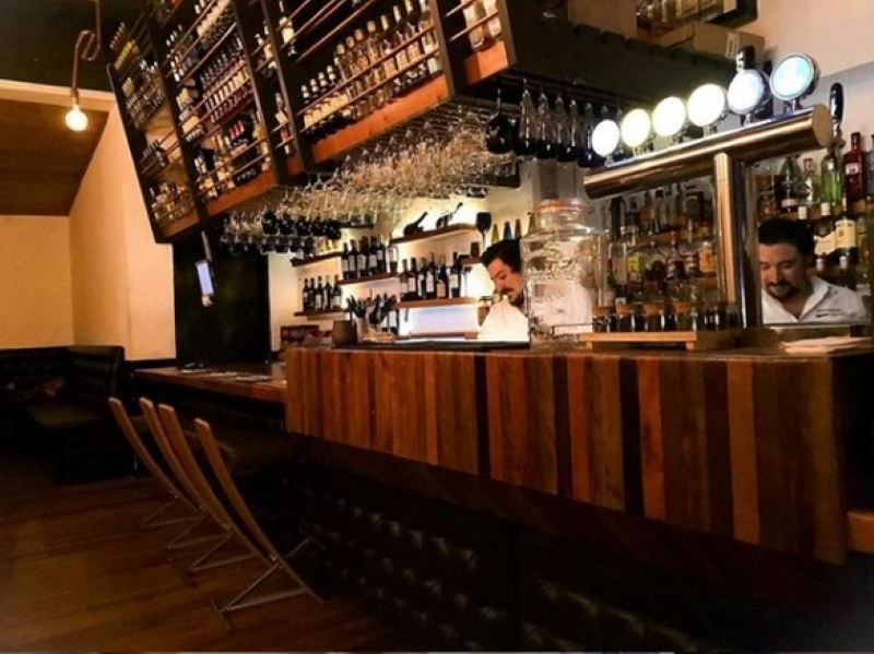 Bar