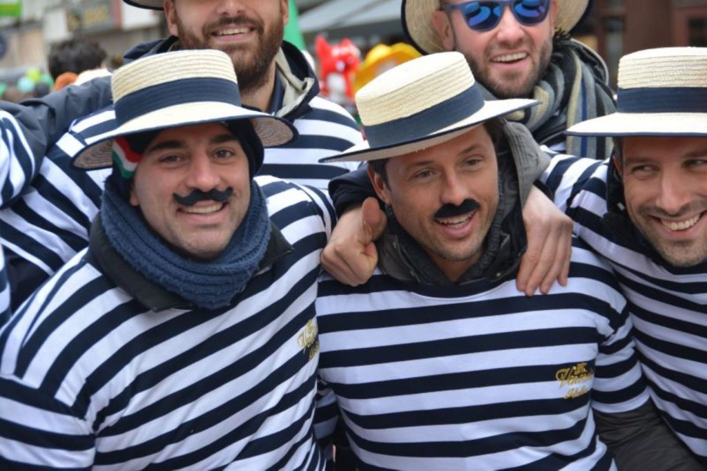 el arte de ser feliz y la música italiana - Men