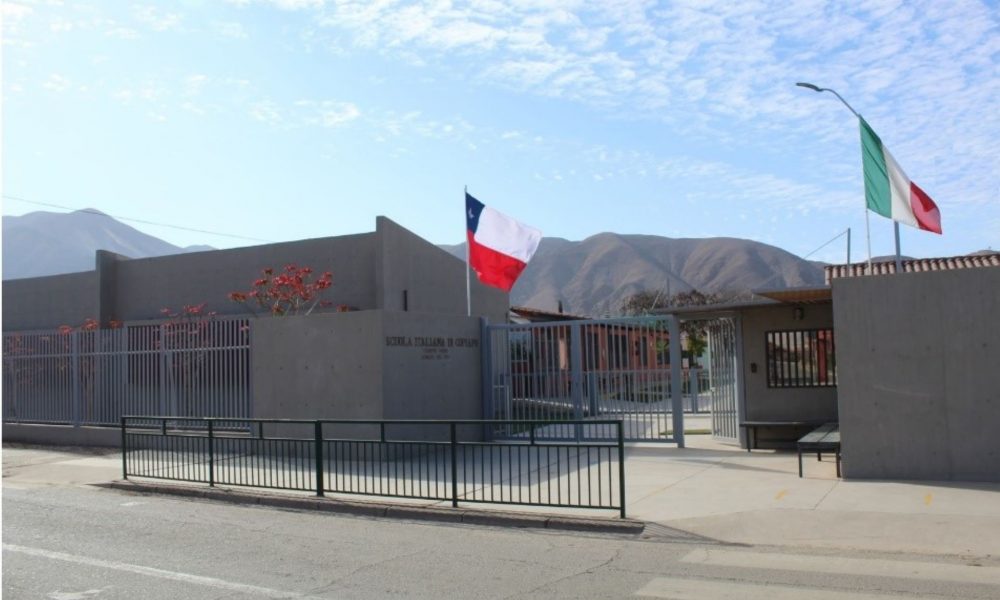Scuola - Frontis