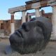 El apocalipsis según Pompeya y Herculano - Escultura Instalada Entre Las Ruinas