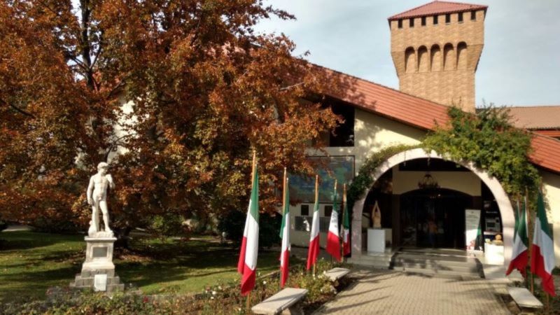 Italianos a la chilena - Stadio