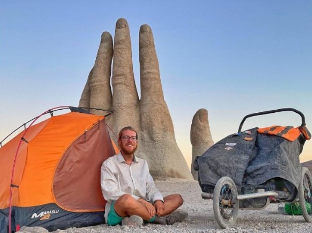 Vuelta al mundo - Mano En Desierto