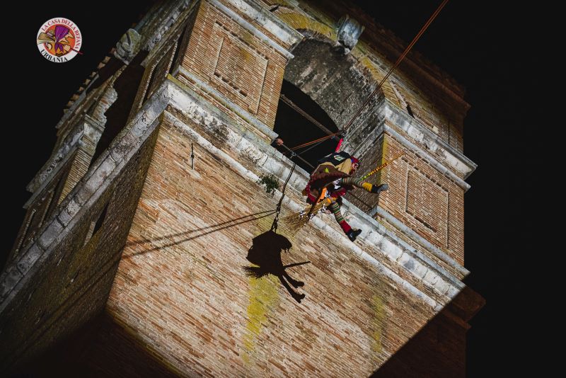 Tudo pronto em Urbania para o feriado nacional da Befana - italiani.it