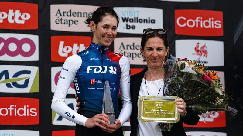 Fabiana Luperini - Premio Y Sonrisa