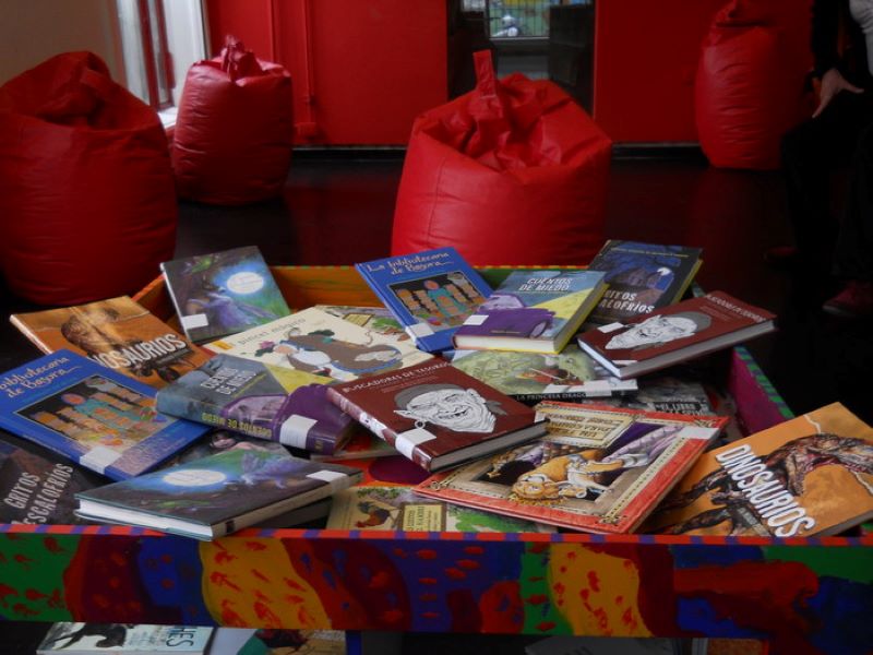 El Libro Infantil Mesa De Literatura