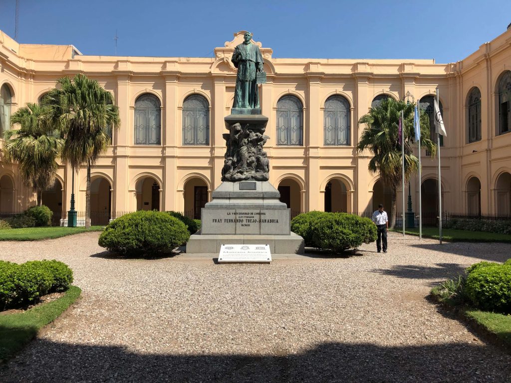 Jesuitas - Patio De La Manzana