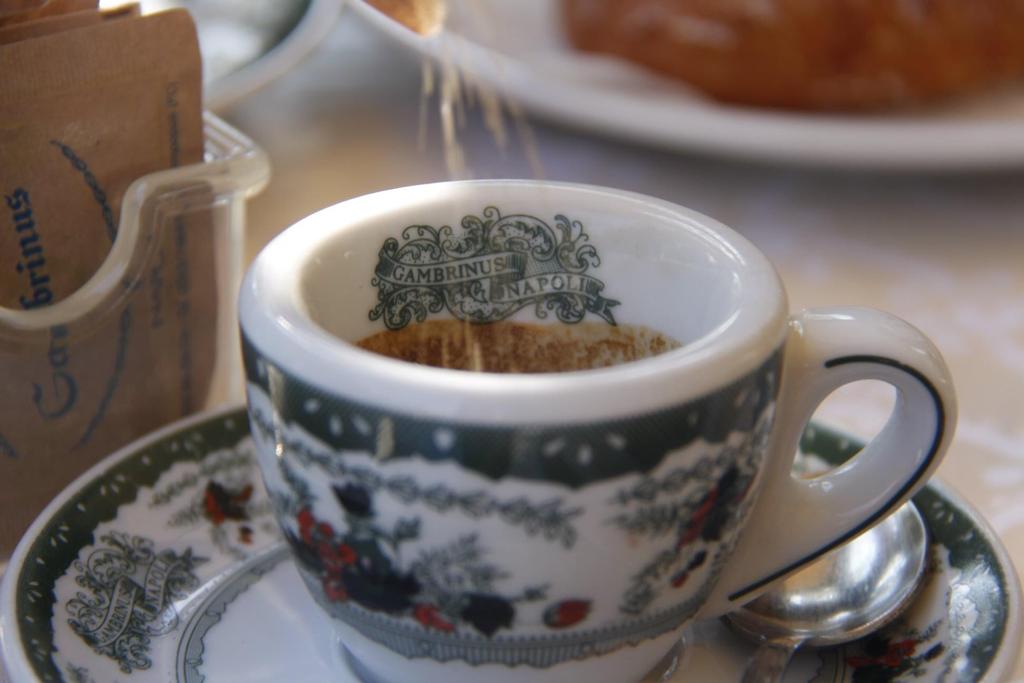 Italian coffeecafé italiano Una bebida, un arte y una