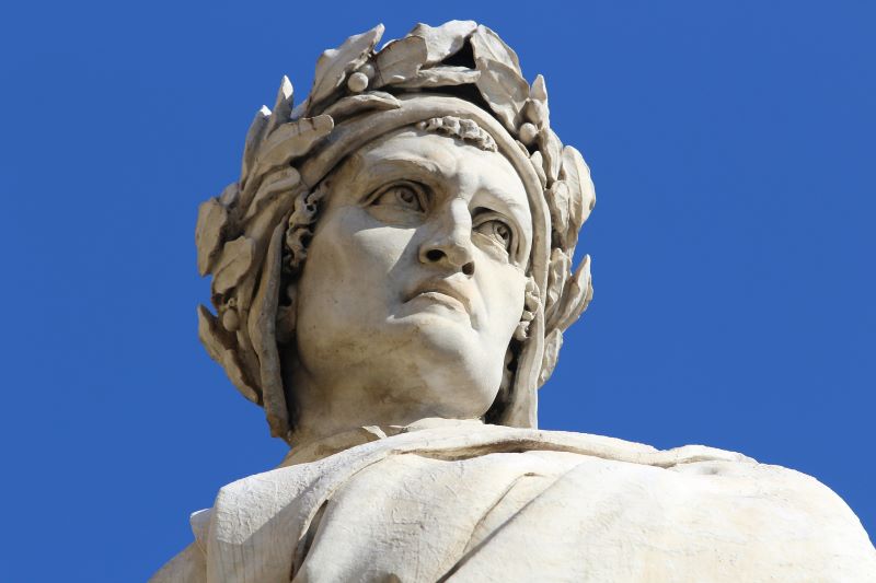 Dantedi Estatua Dante