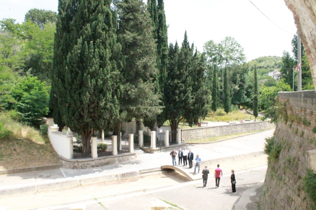 mausoleo nel Vallone Di Rovito dedicato ai fratelli bandiera