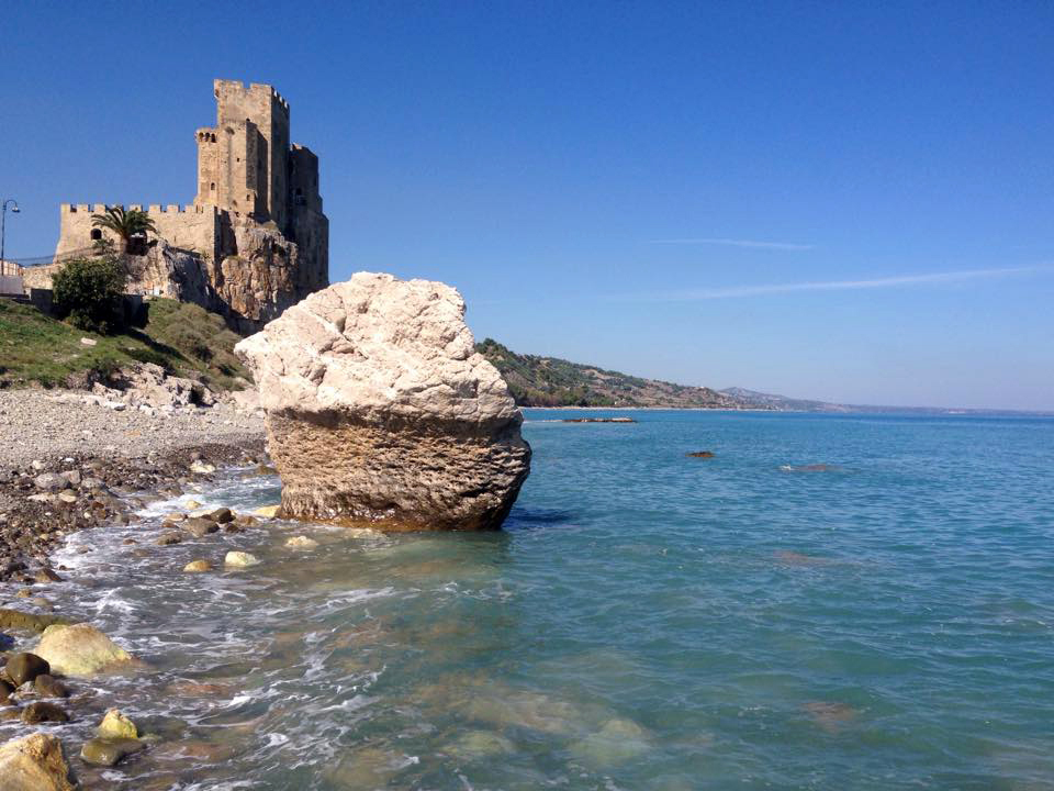 Veduta Castello roseto capo spulico