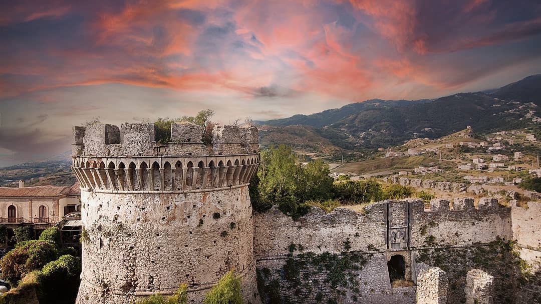 Il Castello del Principe di Belvedere Marittimo, tra i più belli della ...