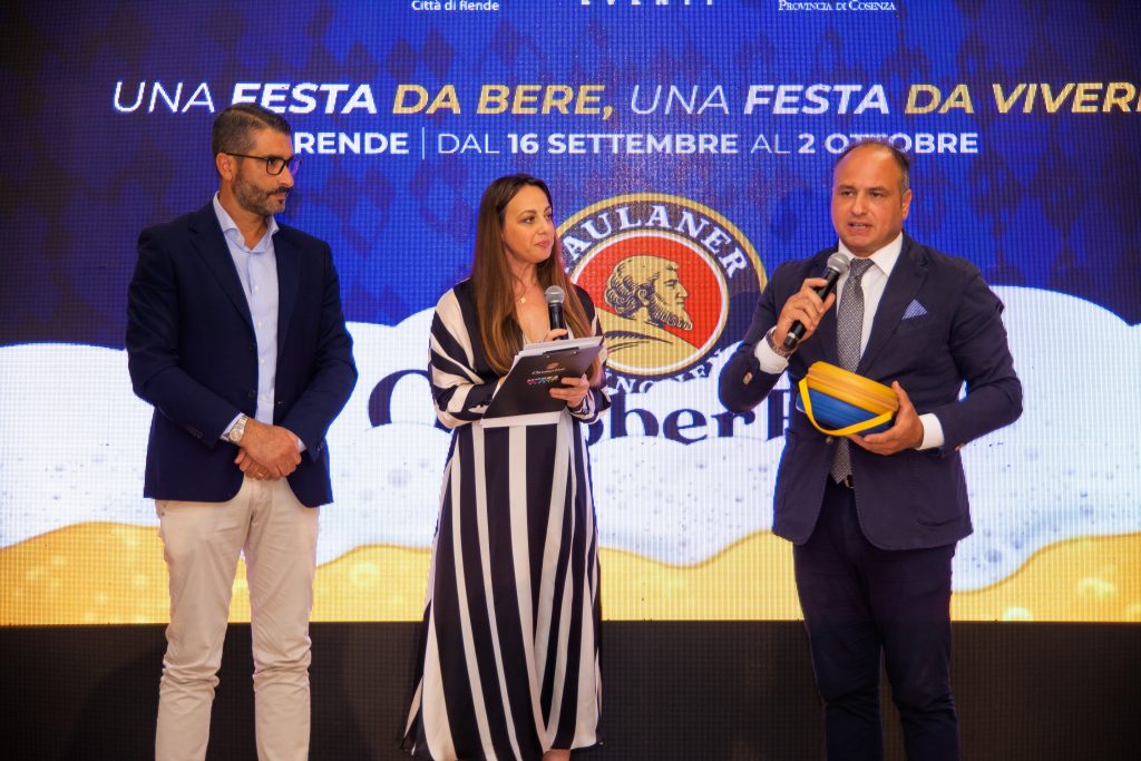 La Consegna Del Samarita Pad 350 Oktoberfest Calabria 2022 Evento Cardioprotetto