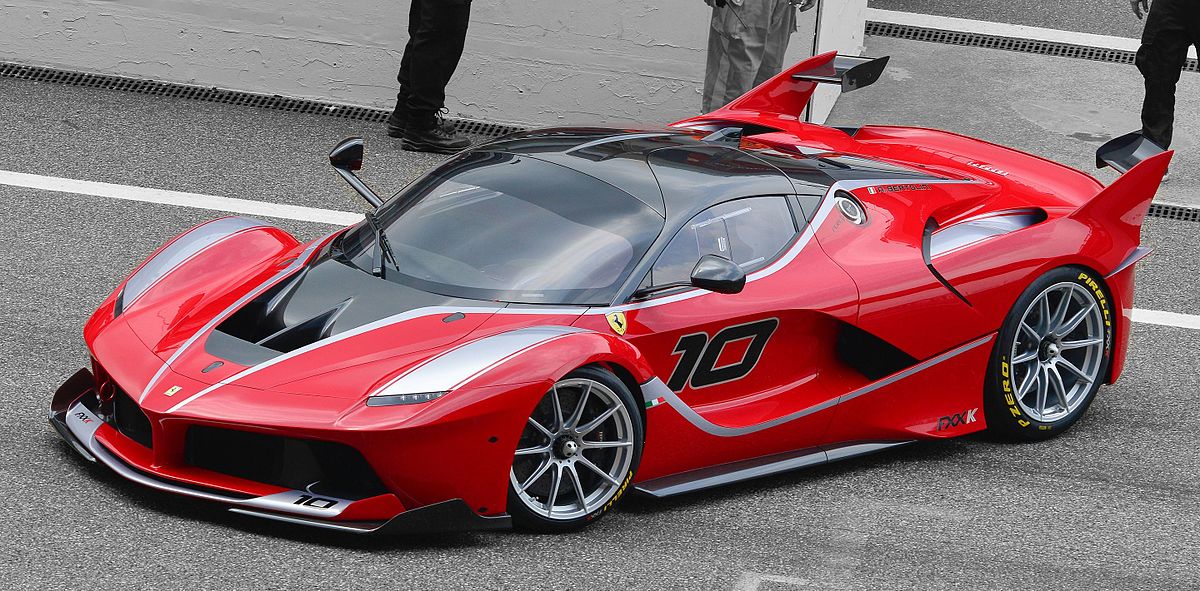 la straordinaria forza della Ferrari FXX K - vincitrice del compasso d'oro
