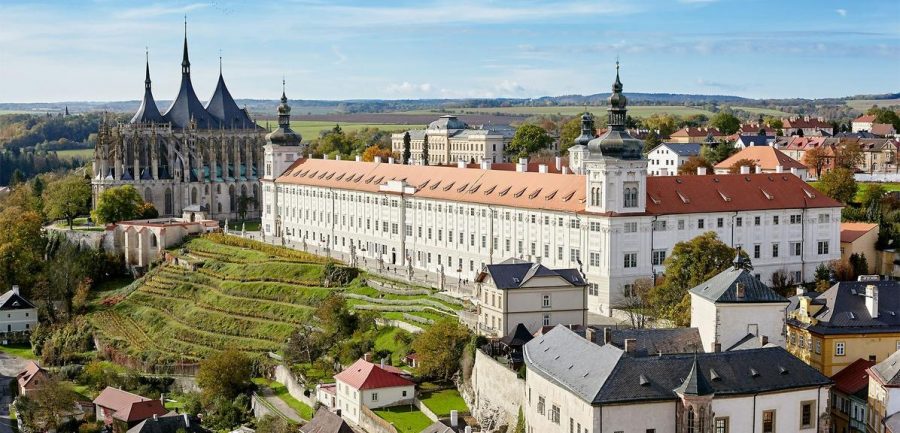 One of the cities to visit absolutely is Kutnà Hora, a few kilometers from Sàzava.