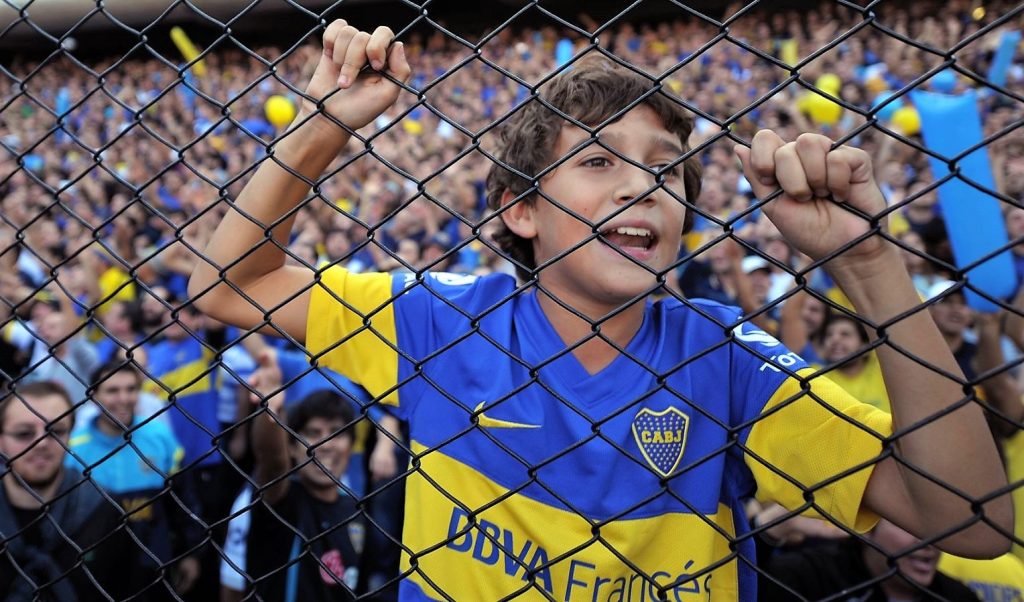 Tifoso del Boca Juniors in trepida attesa del match