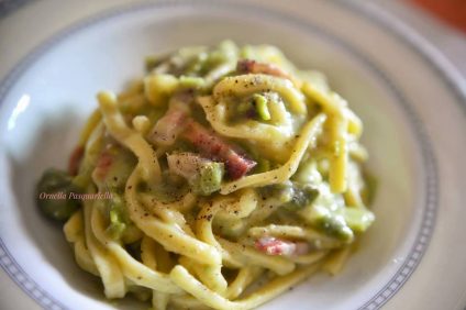 Fettucce alla chitarra with bacon and cheese