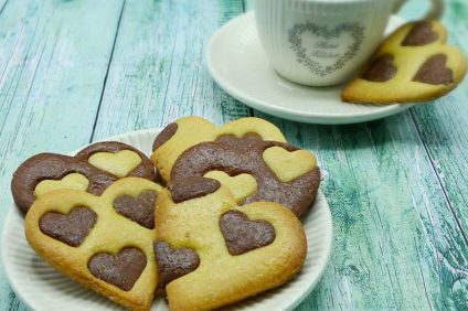shortbread cookies in the shape of a heart