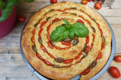 focaccia with cherry tomatoes and olives