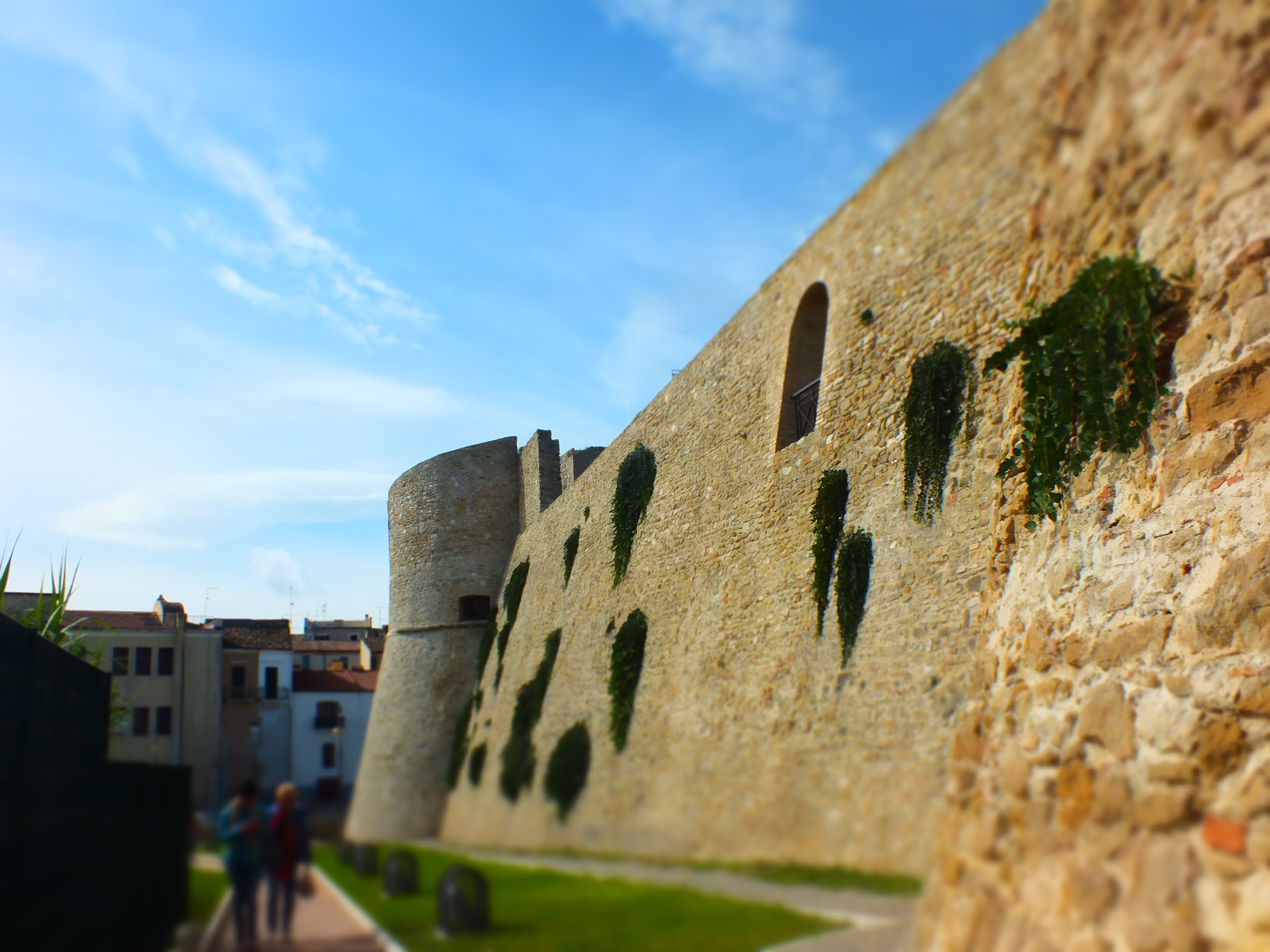 Le mura del castello di Ortona