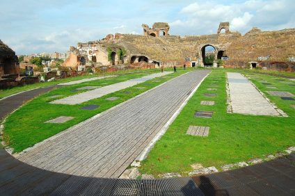 Capua Amphitheater - image of the walls