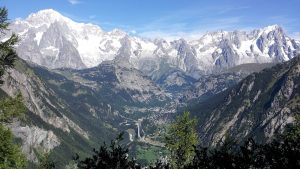 Monte Bianco - montagne innevate di Courmayeur