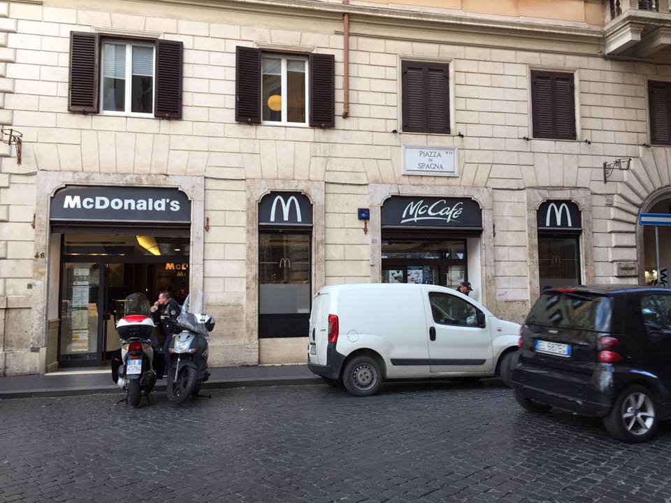 immagine del primo McDonald’s d'Italia
