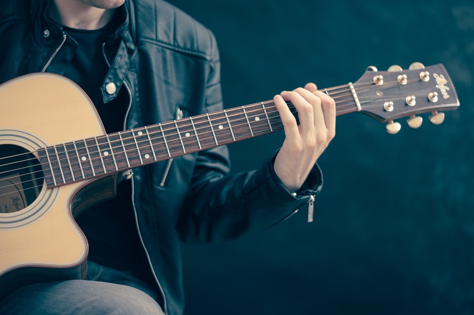 armstrong dans viggiano- image du guitariste