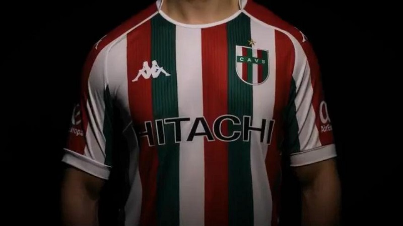 Jersey with the tricolor to remember the origins of Velez Sarsfield italiani