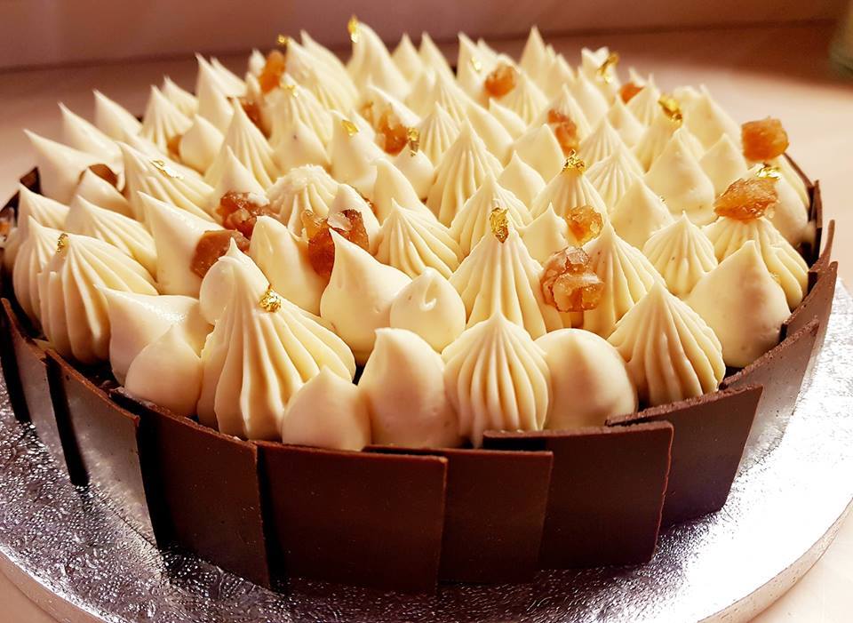 https://cdn-italiani-media.italiani.it/site-italiani/2019/04/torta-tiramisu-marron-glace-e-cioccolato.jpg