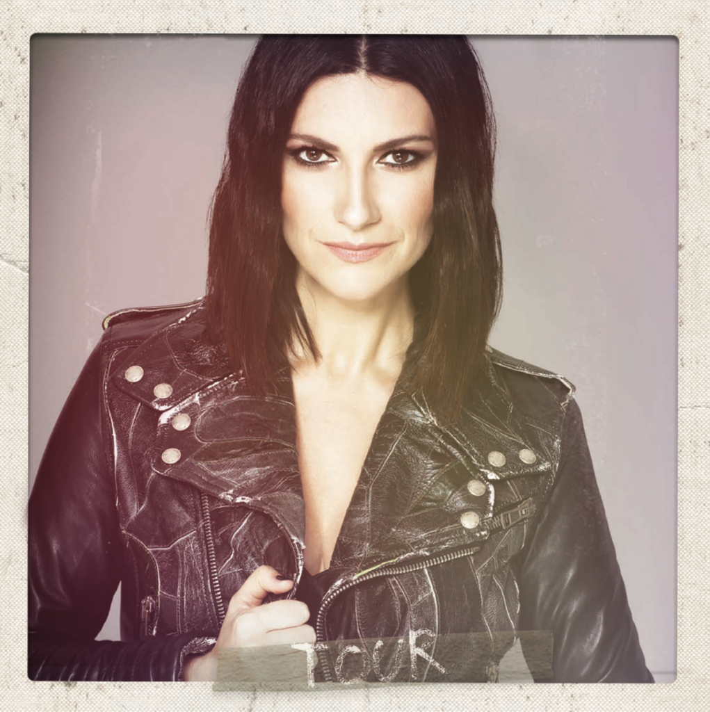 photo of singer Laura Pausini