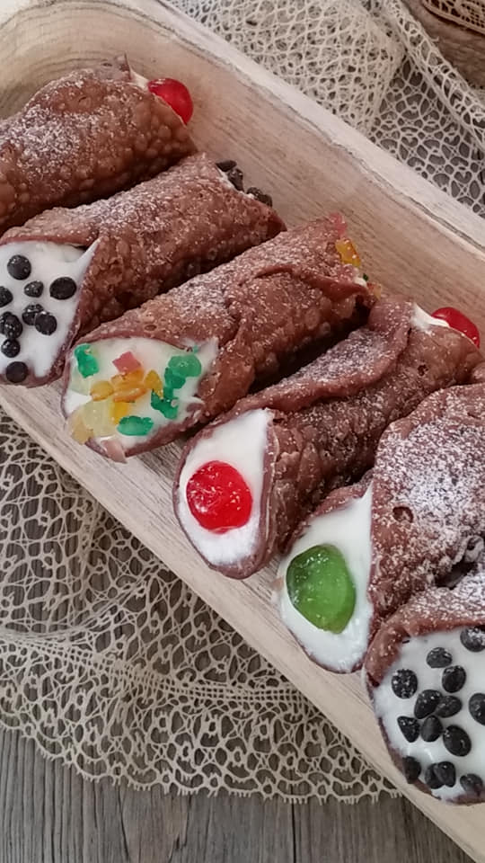 détail des cannoli à la ricotta