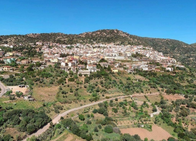 Lodè - panorama of the village