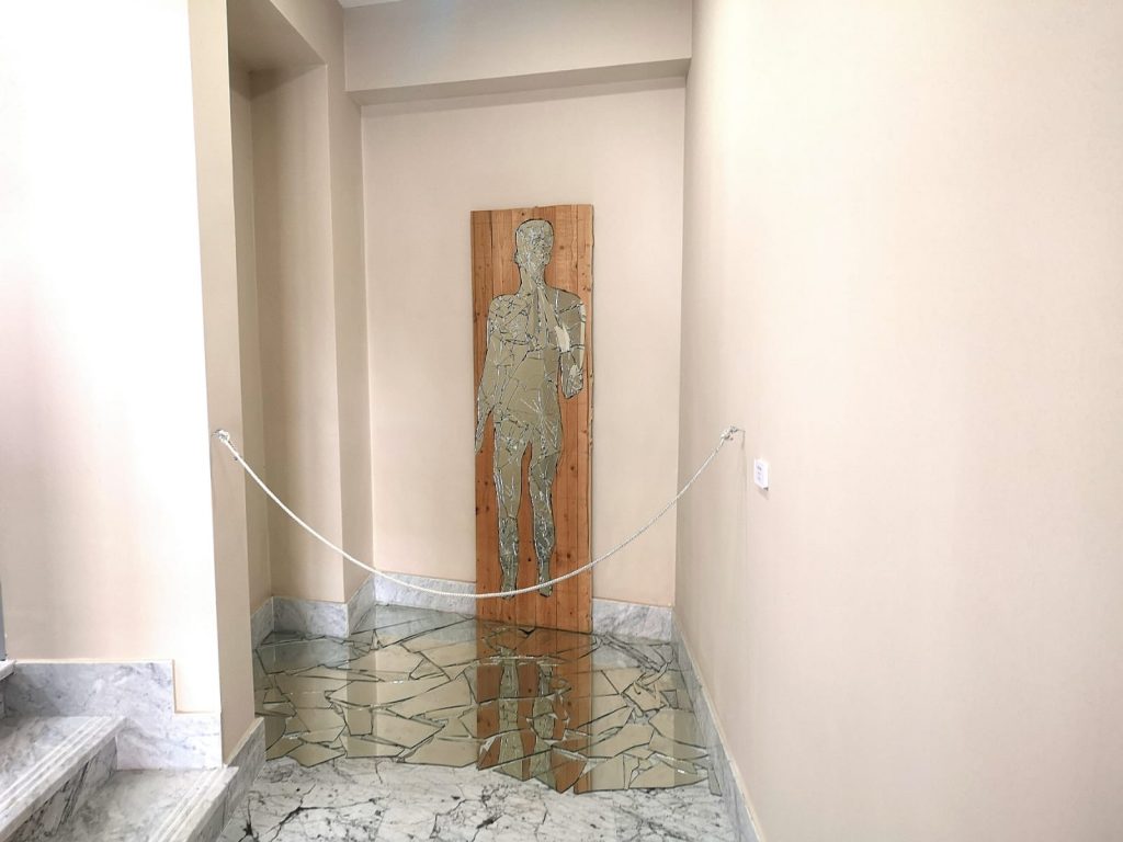 Catanzaro Academy of Fine Arts - mirror depicting the human silhouette