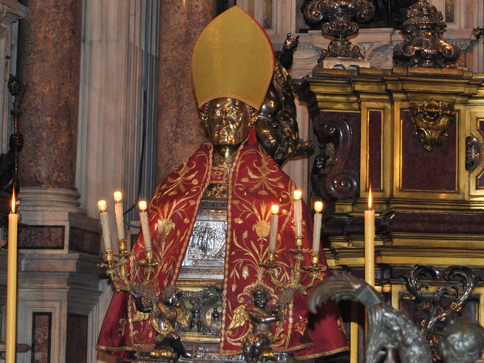 San Gennaro, patrón de Nápoles, muy querido por la gente 