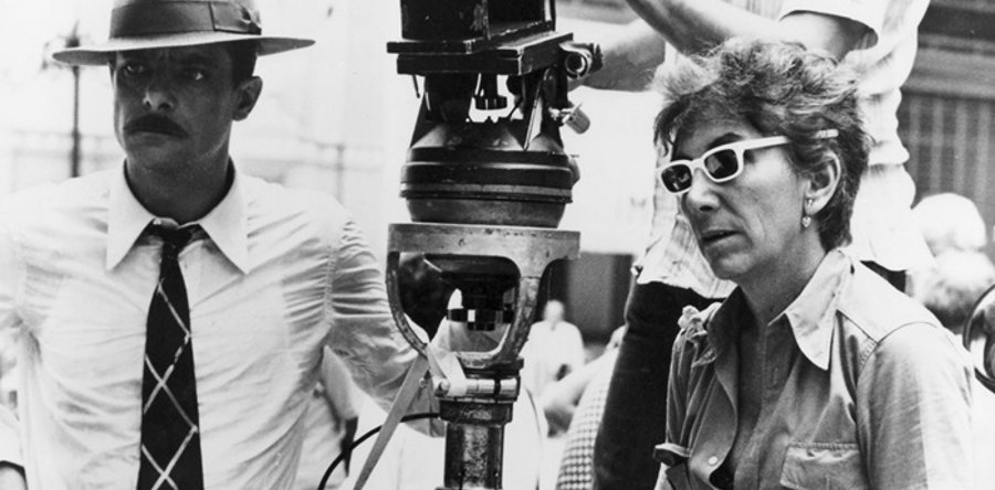 an oscar to director lina wertmuller on the set of one of his films