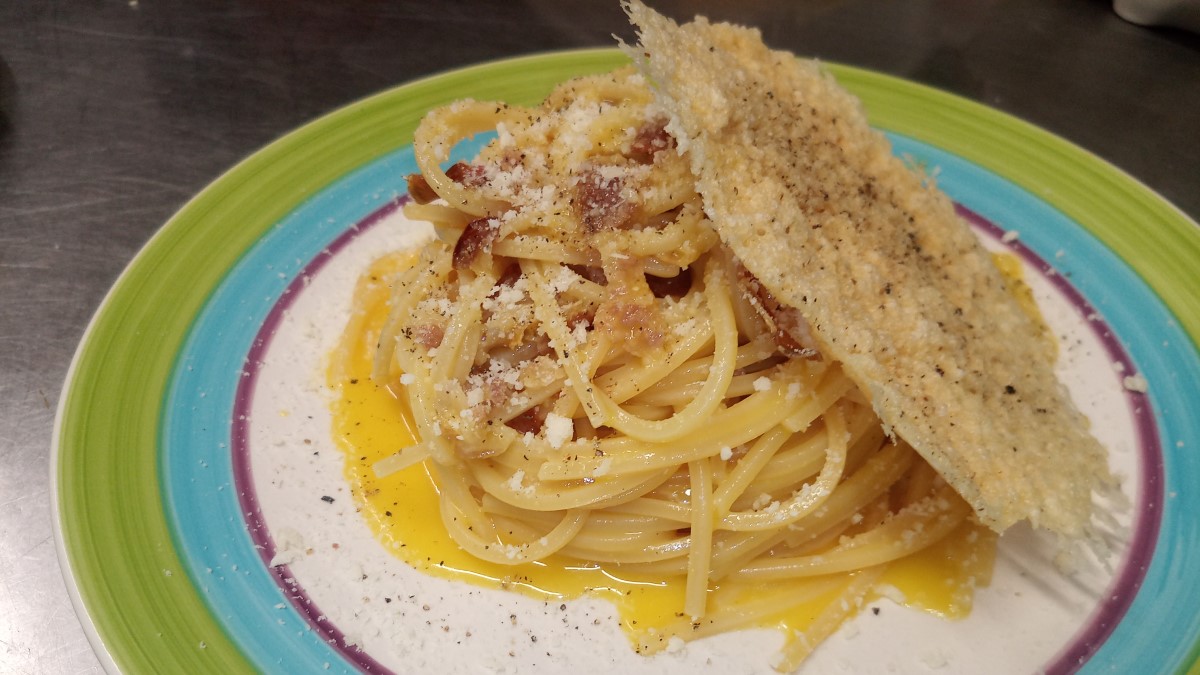 carbonara pasta: a roman dish