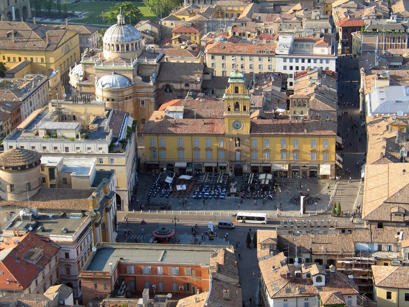 Parma Capital- Piazza Garibaldi