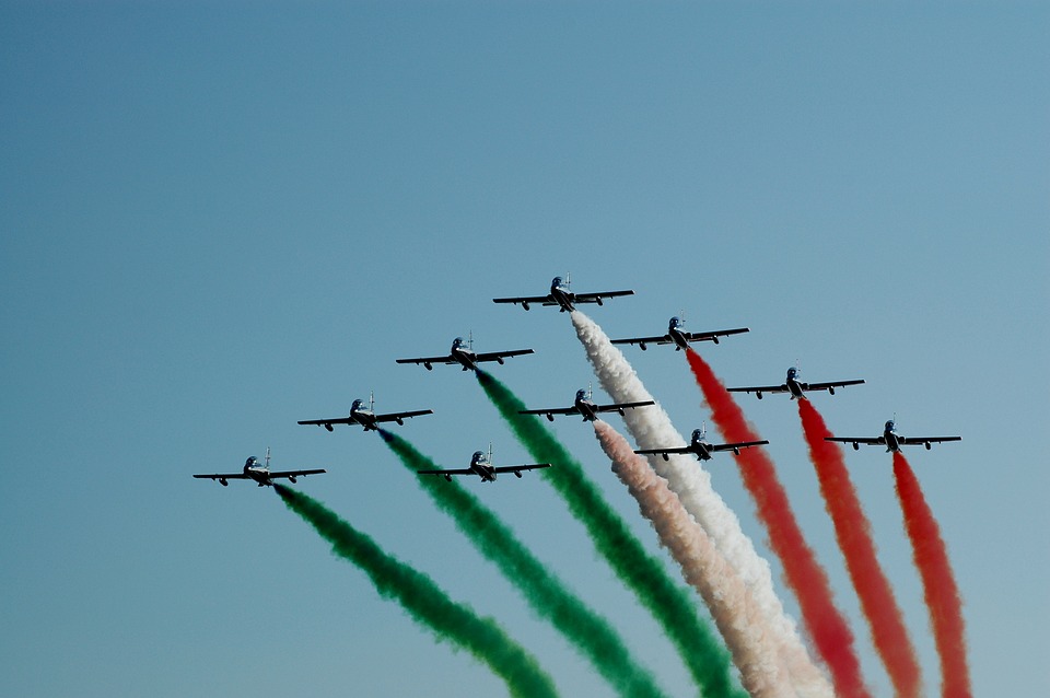 the tricolor arrows in flight