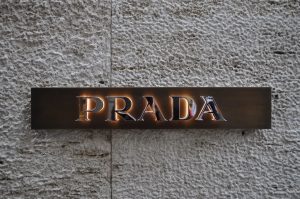 insegna di prada